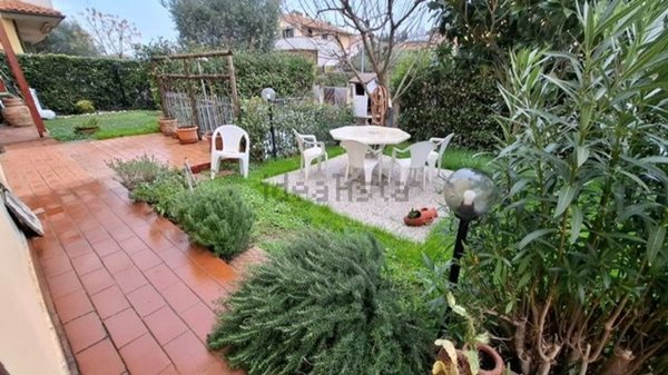 casa indipendente in vendita a Collesalvetti