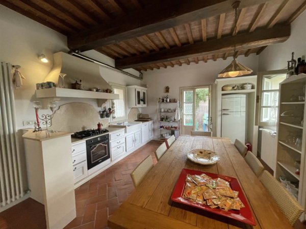 casa indipendente in vendita a Collesalvetti in zona Colognole