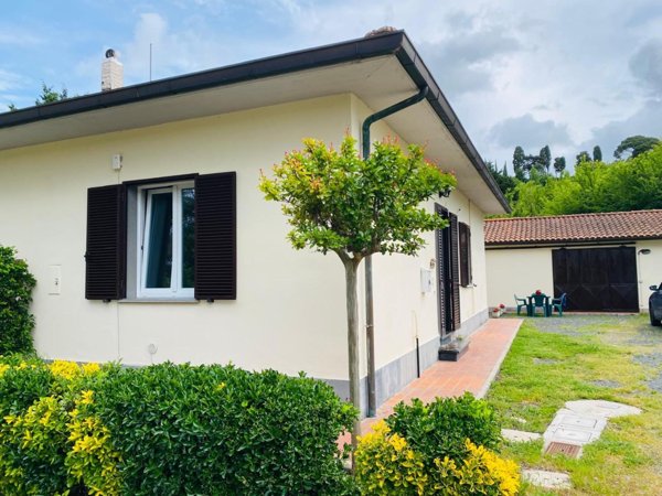 casa indipendente in vendita a Collesalvetti