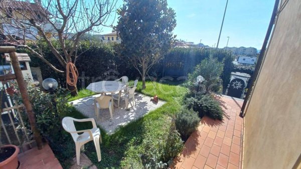 casa indipendente in vendita a Collesalvetti