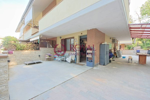 casa indipendente in vendita a Collesalvetti in zona Stagno