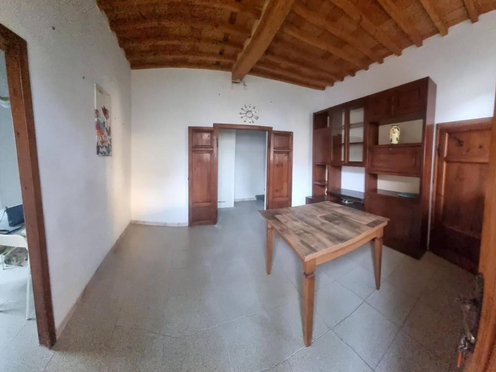 casa indipendente in vendita a Collesalvetti