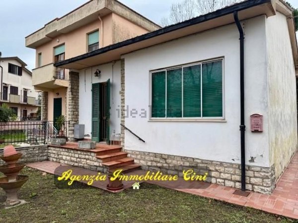 casa indipendente in vendita a Collesalvetti in zona Stagno
