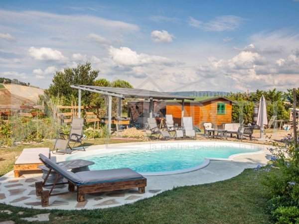 casa indipendente in vendita a Collesalvetti