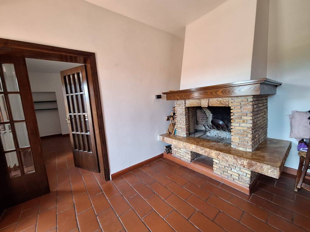 appartamento in vendita a Collesalvetti in zona Colognole