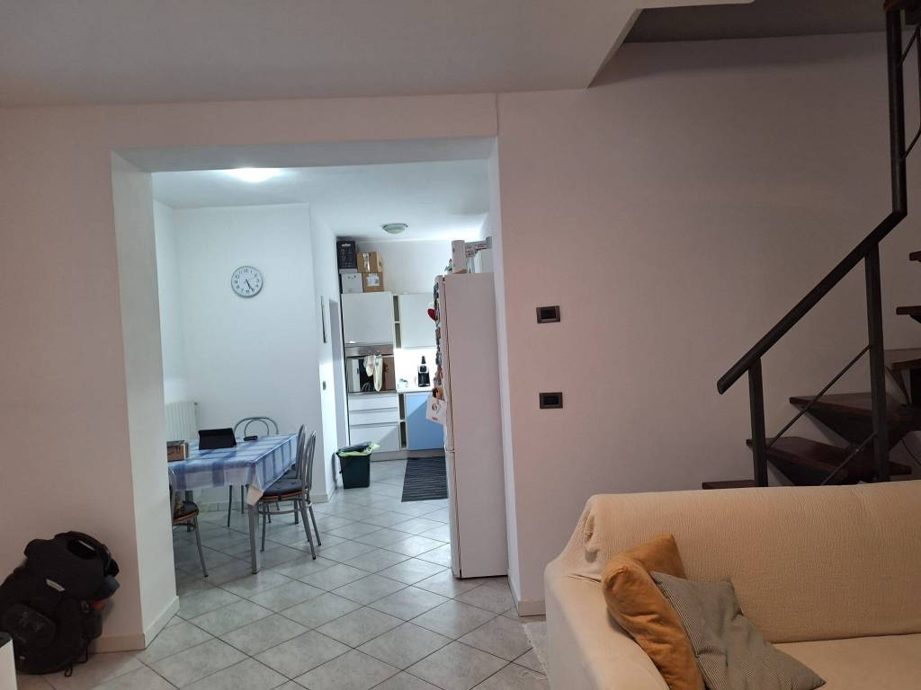 casa indipendente in vendita a Collesalvetti in zona Vicarello