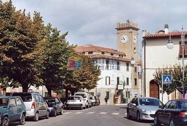 locale di sgombero in vendita a Collesalvetti