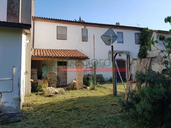 casa indipendente in vendita a Collesalvetti