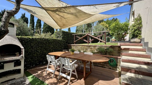casa indipendente in vendita a Collesalvetti