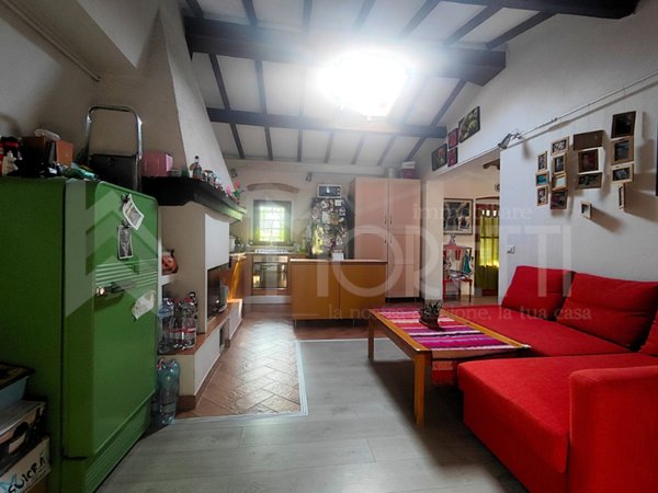 casa indipendente in vendita a Collesalvetti in zona Colognole