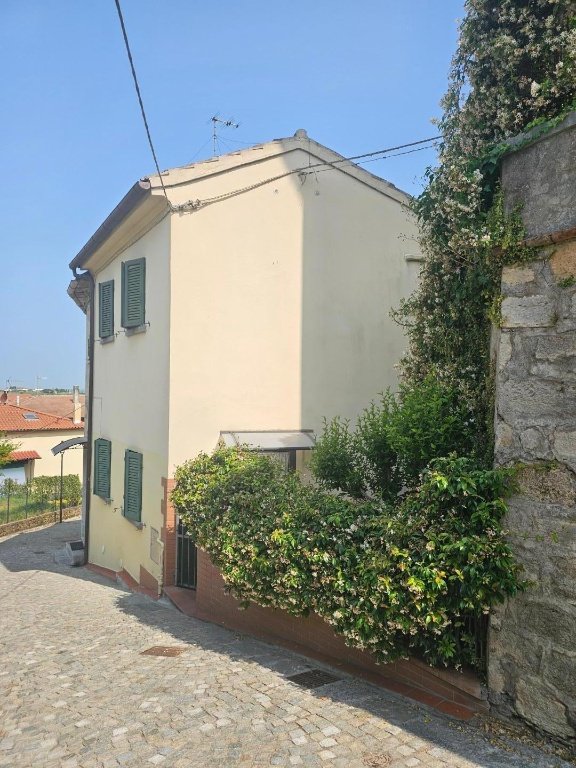 casa indipendente in vendita a Collesalvetti