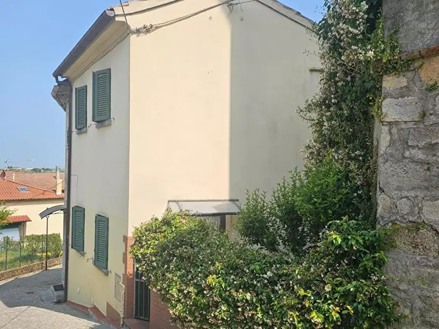 casa indipendente in vendita a Collesalvetti