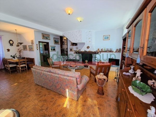 casa indipendente in vendita a Collesalvetti in zona Parrana San Martino