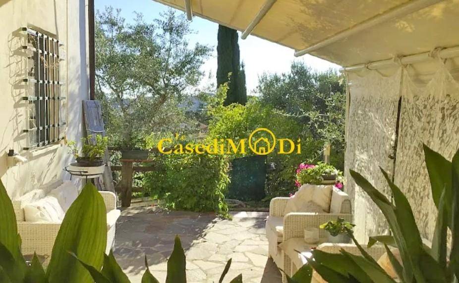 casa indipendente in vendita a Collesalvetti