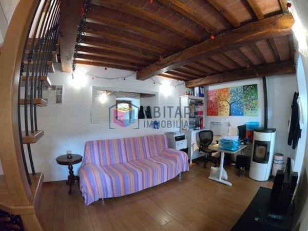 casa indipendente in vendita a Collesalvetti in zona Parrana San Martino