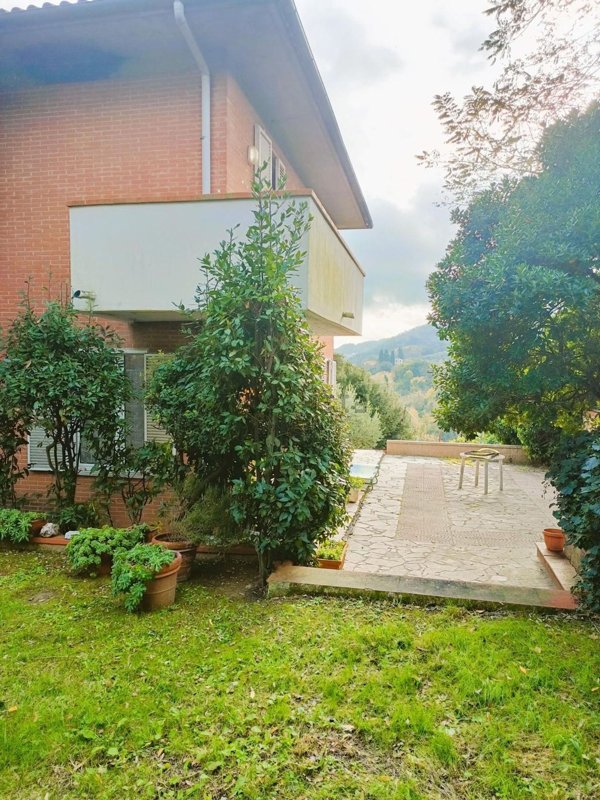 casa indipendente in vendita a Collesalvetti in zona Parrana San Martino