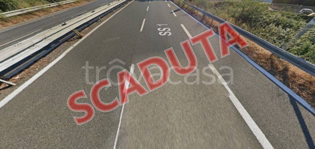 locale commerciale in vendita a Collesalvetti in zona Stagno