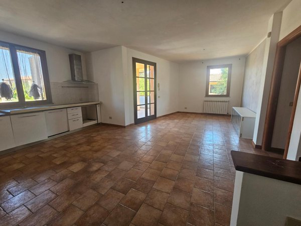 casa indipendente in vendita a Collesalvetti
