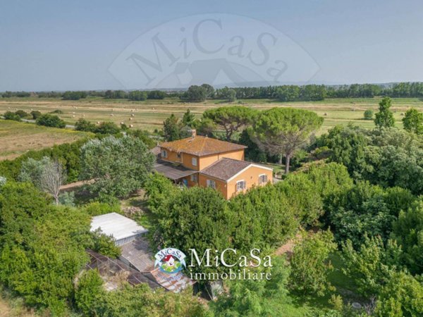 casa indipendente in vendita a Collesalvetti