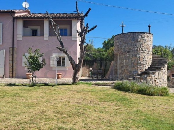 casa indipendente in vendita a Collesalvetti in zona Colognole