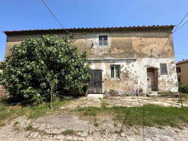 casa indipendente in vendita a Collesalvetti in zona Vicarello