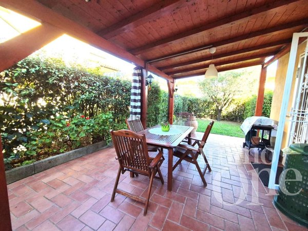 casa indipendente in vendita a Collesalvetti