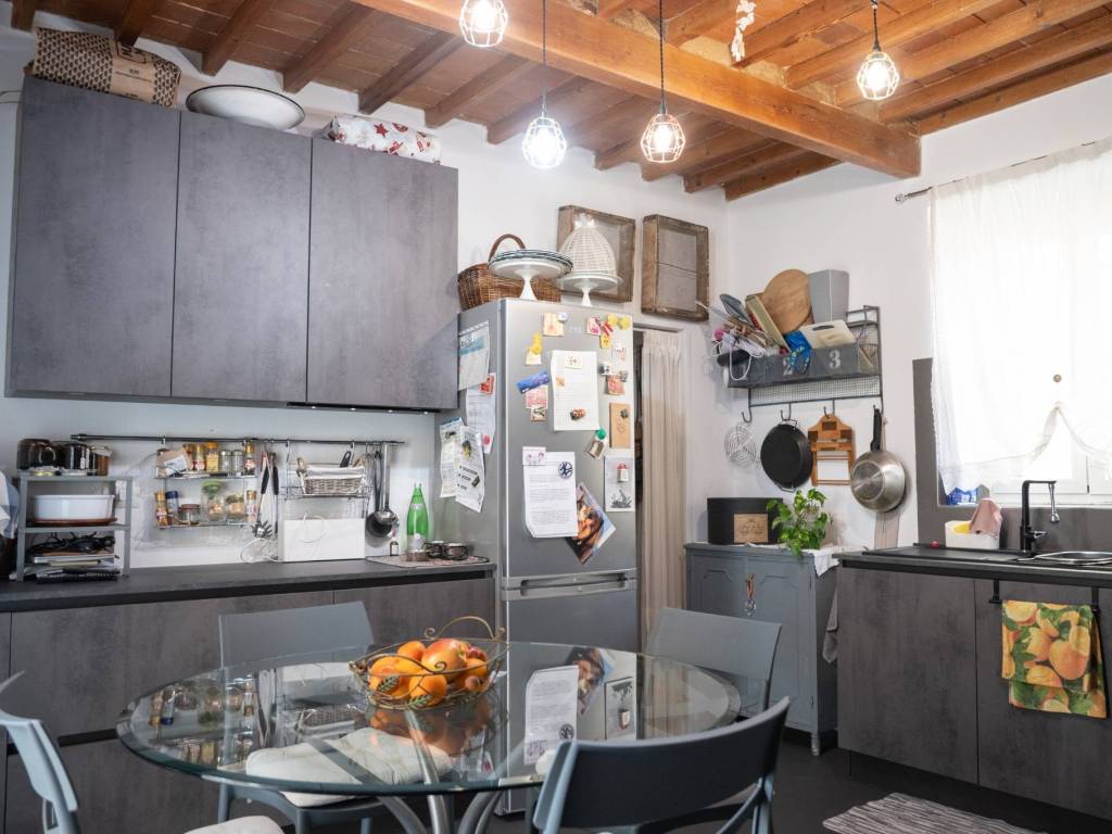 casa indipendente in vendita a Collesalvetti in zona Parrana San Martino