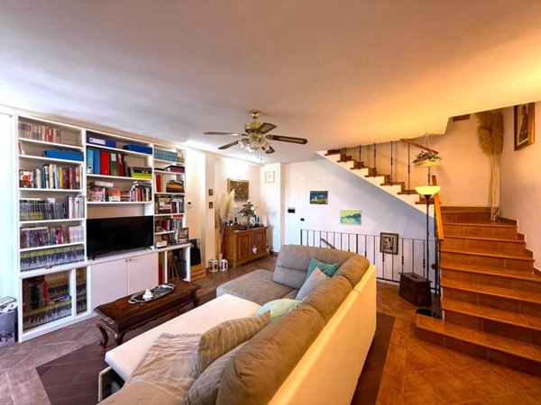 casa indipendente in vendita a Collesalvetti