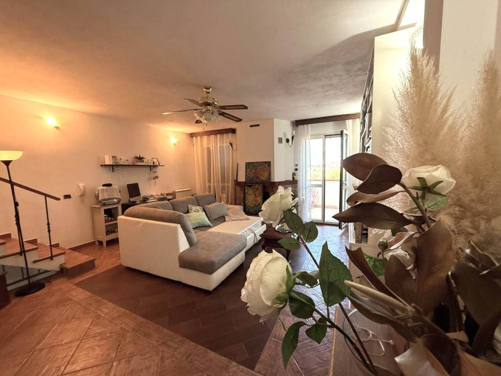 casa indipendente in vendita a Collesalvetti