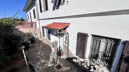 appartamento in vendita a Collesalvetti in zona Stagno