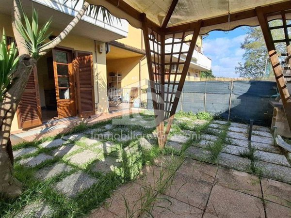 casa indipendente in vendita a Collesalvetti