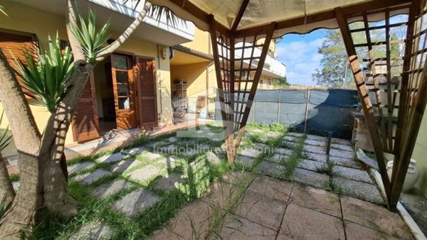 casa indipendente in vendita a Collesalvetti