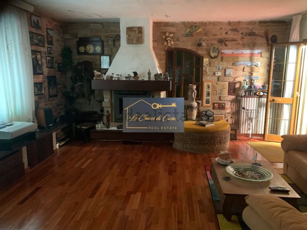 casa indipendente in vendita a Collesalvetti in zona Parrana San Giusto