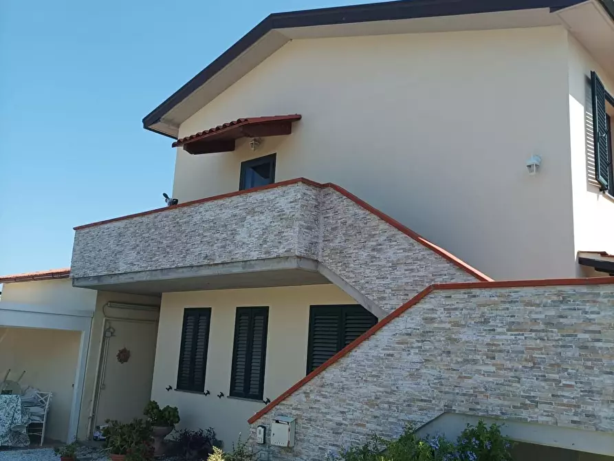 casa indipendente in vendita a Collesalvetti in zona Vicarello