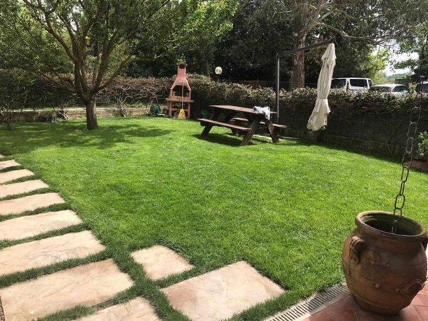 casa indipendente in vendita a Collesalvetti in zona Vicarello