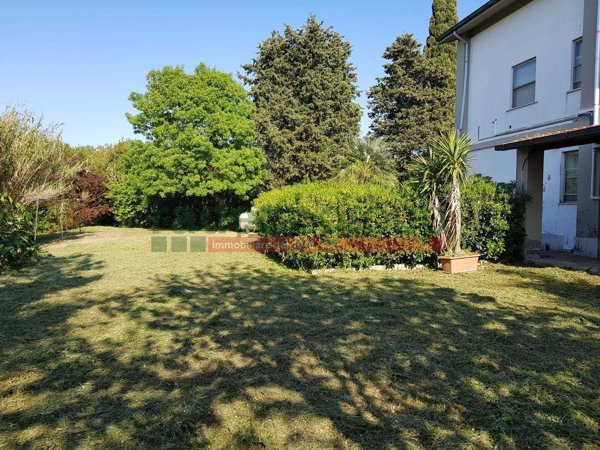 casa indipendente in vendita a Collesalvetti