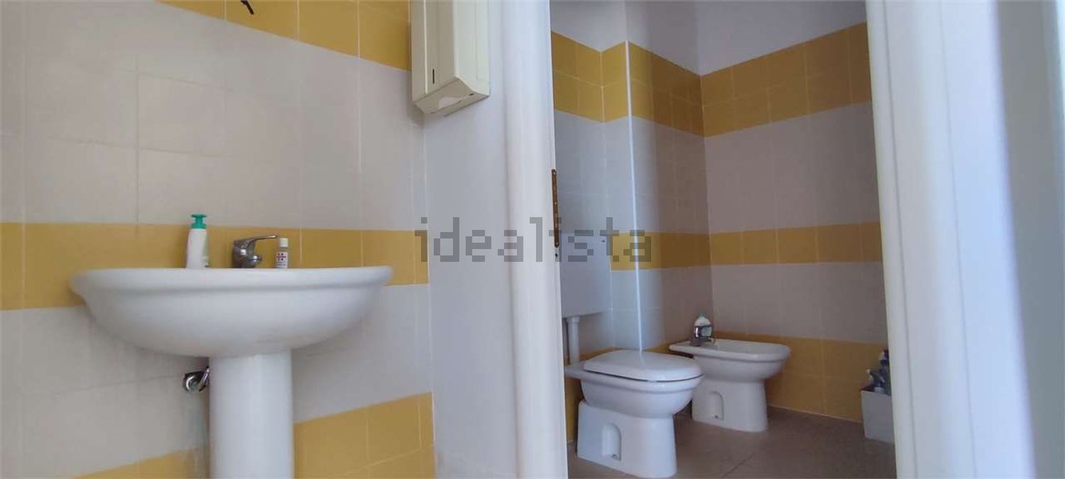 ufficio in vendita a Collesalvetti in zona Guasticce