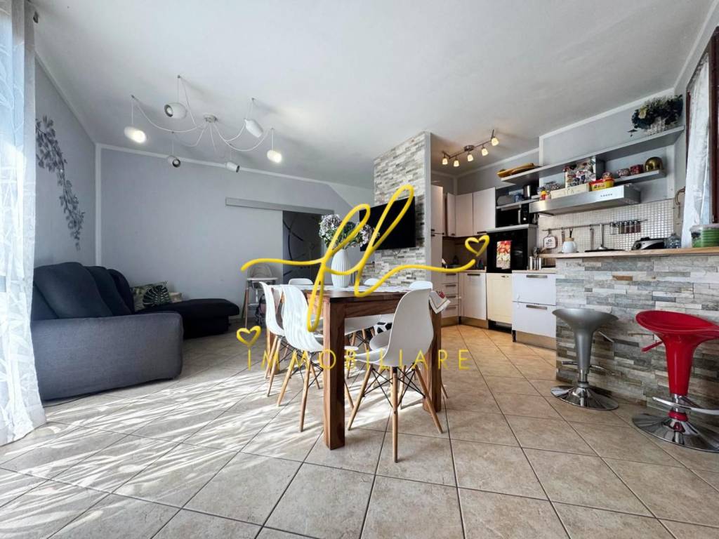 appartamento in vendita a Collesalvetti in zona Vicarello