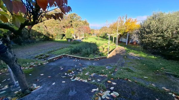 casa indipendente in vendita a Collesalvetti