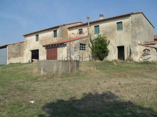 casale in vendita a Collesalvetti