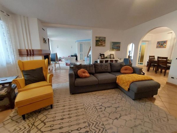 casa indipendente in vendita a Collesalvetti