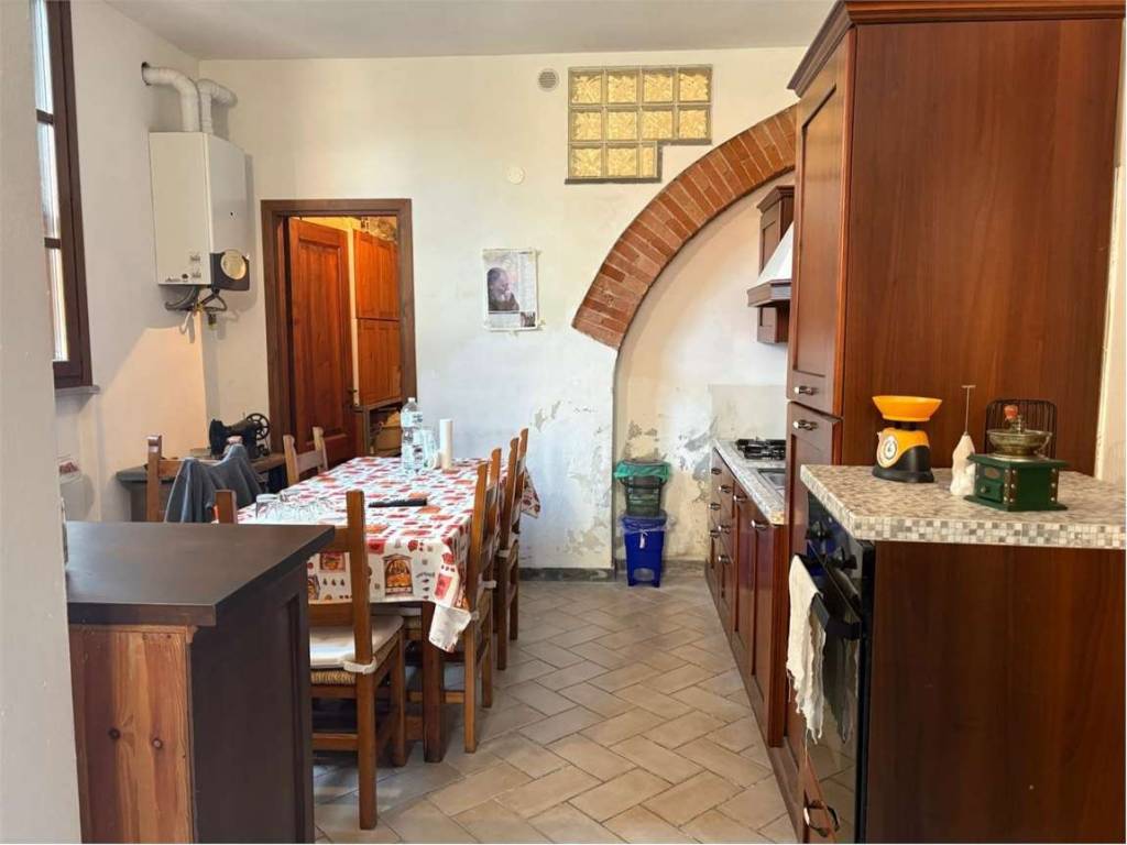 appartamento in vendita a Collesalvetti in zona Guasticce