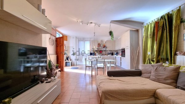 casa indipendente in vendita a Collesalvetti in zona Vicarello