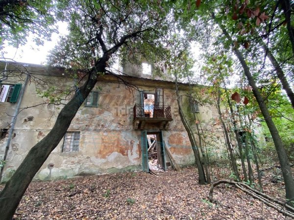 casa indipendente in vendita a Collesalvetti