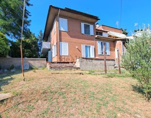 pentavano in vendita a Collesalvetti