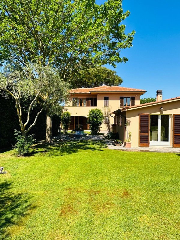 casa indipendente in vendita a Collesalvetti