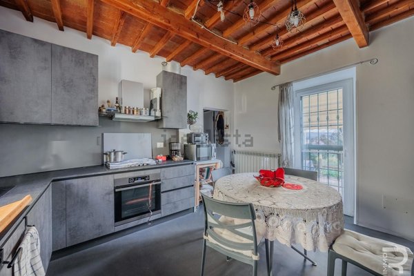 casa indipendente in vendita a Collesalvetti