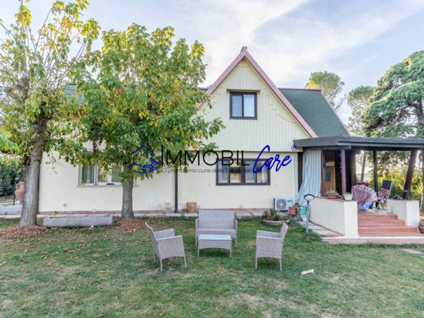 casa indipendente in vendita a Collesalvetti