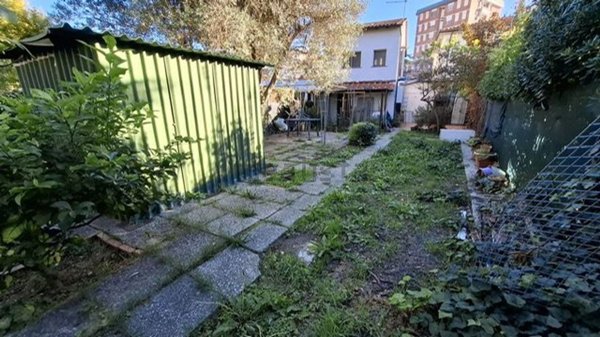 casa indipendente in vendita a Collesalvetti