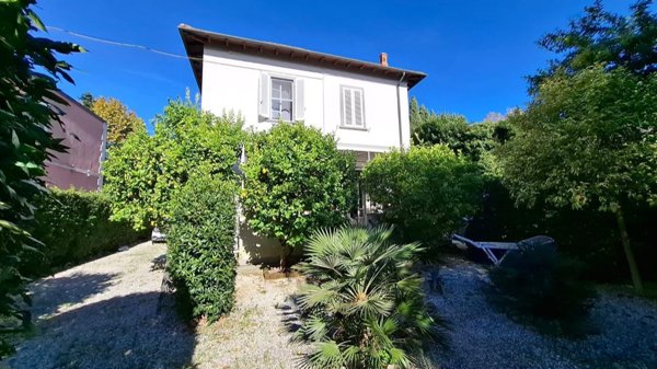 casa indipendente in vendita a Collesalvetti